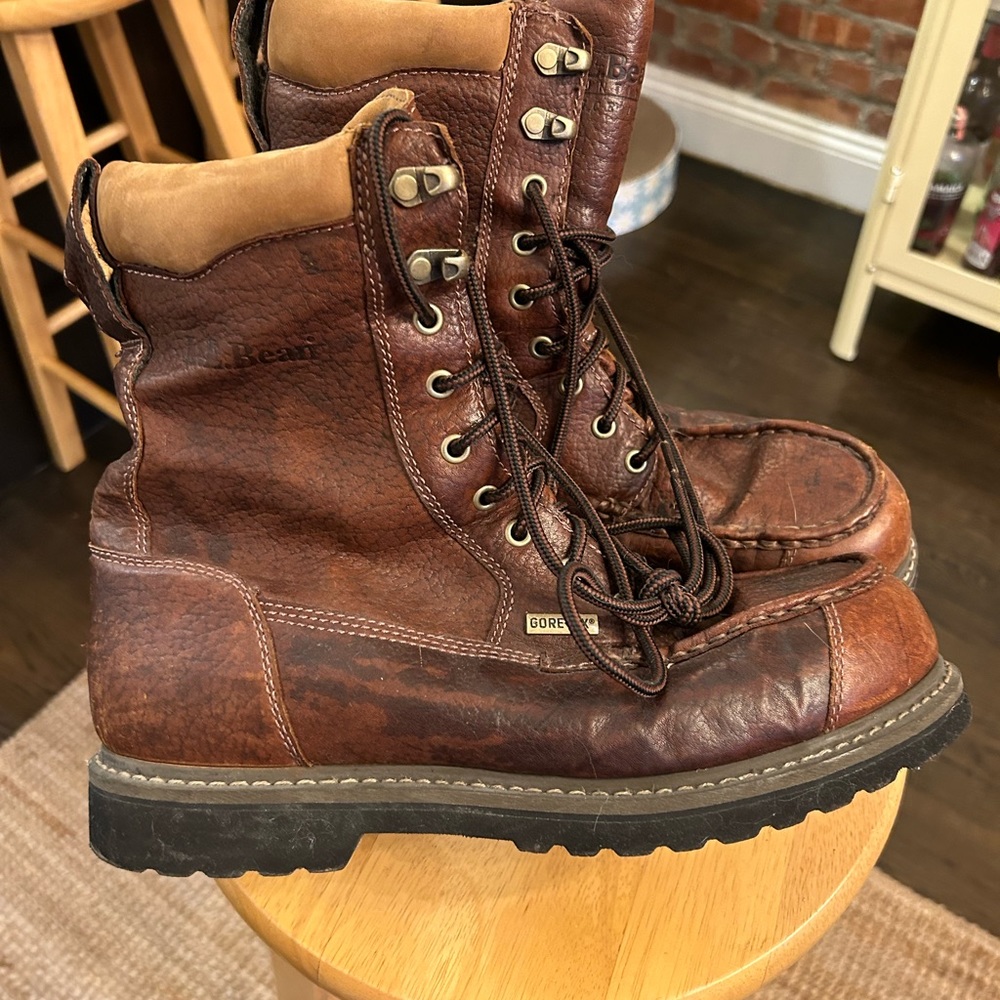 Columbia snow boots, worn twice, great condition!